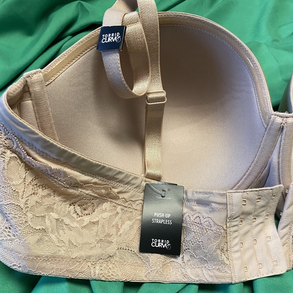 Torrid Curve Push-up Strapless Bra - Picture 4 of 9